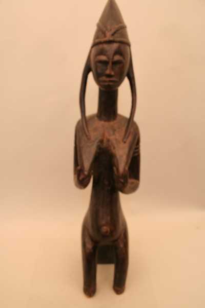 bambara (statue), d`afrique : Mali, statuette bambara (statue), masque ancien africain bambara (statue), art du Mali - Art Africain, collection privées Belgique. Statue africaine de la tribu des bambara (statue), provenant du Mali, 1115/4225.statue Bambara appelées guannyeyi.
statue de femme serviteur,assise se tenant les seins(ou parfois un récipient).Ces statues entouraient les deux statues guandoudou(la reine bambara)ou la masculine guantigui.bois H.72cm.1ère moitié du 20eme sc.(Nafaya)

Bambara beeld GUANNYEYI genaamd. Dienster vande Guandoudou beelden(koningin)of de guatigui (koning )Gewoonlijk hadden ze zware borsten.                     . art,culture,masque,statue,statuette,pot,ivoire,exposition,expo,masque original,masques,statues,statuettes,pots,expositions,expo,masques originaux,collectionneur d`art,art africain,culture africaine,masque africain,statue africaine,statuette africaine,pot africain,ivoire africain,exposition africain,expo africain,masque origina africainl,masques africains,statues africaines,statuettes africaines,pots africains,expositions africaines,expo africaines,masques originaux  africains,collectionneur d`art africain