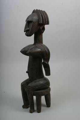 Bambara. (statue), d`afrique : Mali, statuette Bambara. (statue), masque ancien africain Bambara. (statue), art du Mali - Art Africain, collection privées Belgique. Statue africaine de la tribu des Bambara. (statue), provenant du Mali, 21/174 Très belle statue féminine assise appelée