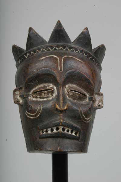 Tchokwé(masque), d`afrique : Rép. dém. Congo (Zaire),Angola, statuette Tchokwé(masque), masque ancien africain Tchokwé(masque), art du Rép. dém. Congo (Zaire),Angola - Art Africain, collection privées Belgique. Statue africaine de la tribu des Tchokwé(masque), provenant du Rép. dém. Congo (Zaire),Angola, 781 masque Tchokwé h.32cm 1ère moitié 20eme L