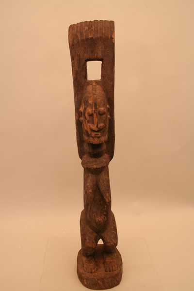 Dogon.(statue), d`afrique : Mali, statuette Dogon.(statue), masque ancien africain Dogon.(statue), art du Mali - Art Africain, collection privées Belgique. Statue africaine de la tribu des Dogon.(statue), provenant du Mali, 1080/4084.Statue de style Tellem,les bras levés représentant une femme debout ,les jambes légèrement pliées.La tête porte une crête au milieu,le nez est en forme de flèche, le menton horizontal avec une barbe.
bois à patine brune,qui doit avoir reçu des libations.début du20eme sc.H.68cm.(Siberi). art,culture,masque,statue,statuette,pot,ivoire,exposition,expo,masque original,masques,statues,statuettes,pots,expositions,expo,masques originaux,collectionneur d`art,art africain,culture africaine,masque africain,statue africaine,statuette africaine,pot africain,ivoire africain,exposition africain,expo africain,masque origina africainl,masques africains,statues africaines,statuettes africaines,pots africains,expositions africaines,expo africaines,masques originaux  africains,collectionneur d`art africain