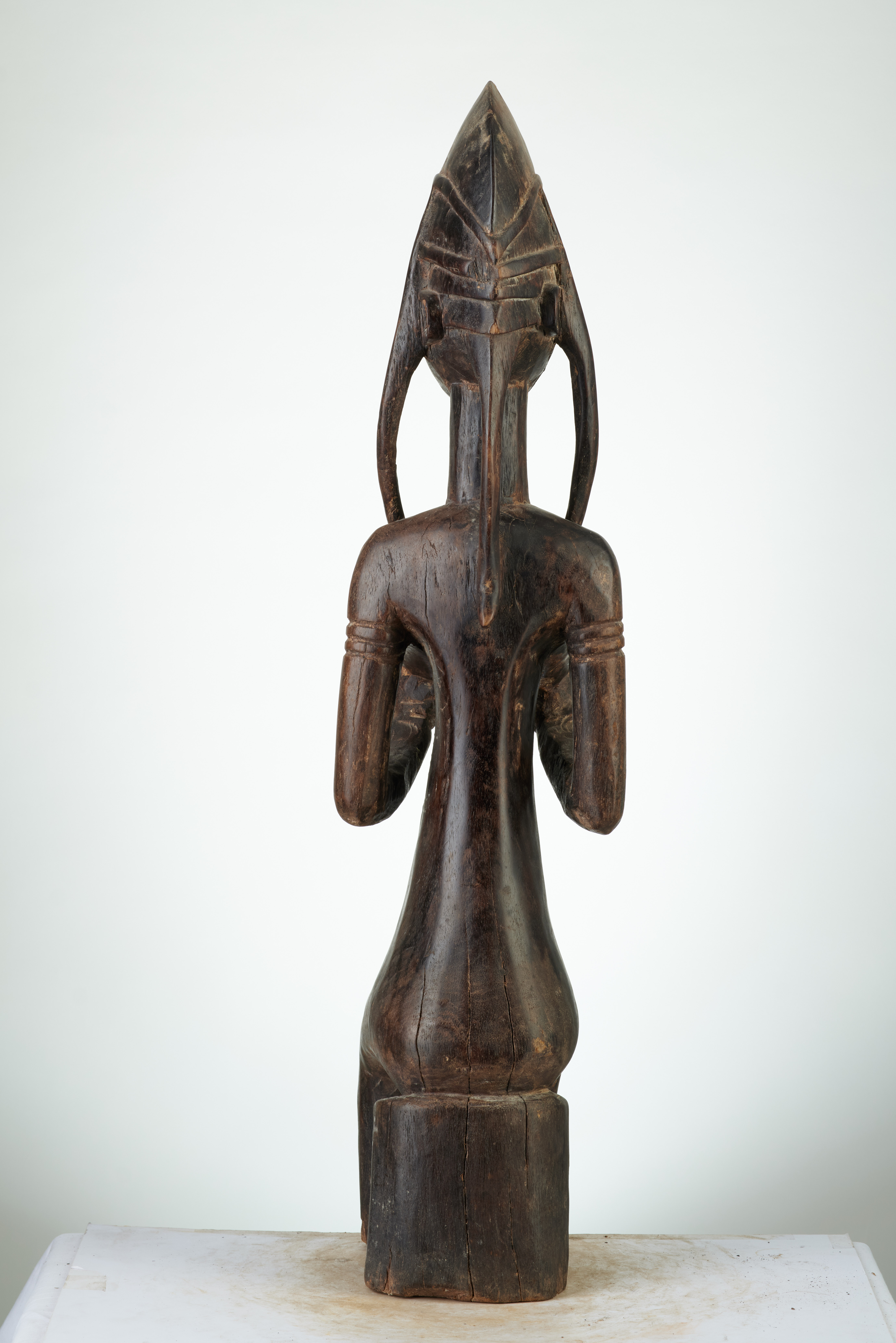 bambara (statue), d`afrique : Mali, statuette bambara (statue), masque ancien africain bambara (statue), art du Mali - Art Africain, collection privées Belgique. Statue africaine de la tribu des bambara (statue), provenant du Mali, 1115/4225.statue Bambara appelées guannyeyi.
statue de femme serviteur,assise se tenant les seins(ou parfois un récipient).Ces statues entouraient les deux statues guandoudou(la reine bambara)ou la masculine guantigui.bois H.72cm.1ère moitié du 20eme sc.(Nafaya)

Bambara beeld GUANNYEYI genaamd. Dienster vande Guandoudou beelden(koningin)of de guatigui (koning )Gewoonlijk hadden ze zware borsten.                     . art,culture,masque,statue,statuette,pot,ivoire,exposition,expo,masque original,masques,statues,statuettes,pots,expositions,expo,masques originaux,collectionneur d`art,art africain,culture africaine,masque africain,statue africaine,statuette africaine,pot africain,ivoire africain,exposition africain,expo africain,masque origina africainl,masques africains,statues africaines,statuettes africaines,pots africains,expositions africaines,expo africaines,masques originaux  africains,collectionneur d`art africain