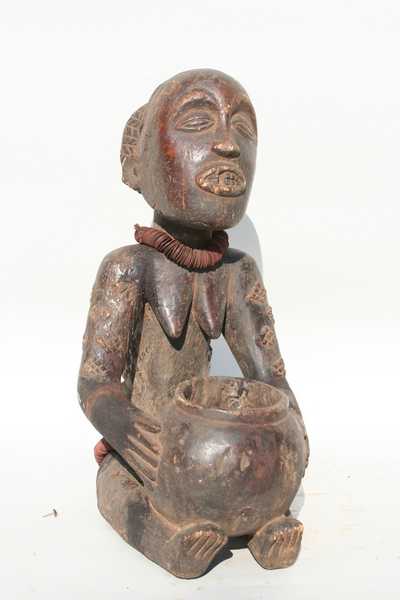 Luba (porteur de coupe), d`afrique : rep.dem.Congo, statuette Luba (porteur de coupe), masque ancien africain Luba (porteur de coupe), art du rep.dem.Congo - Art Africain, collection privées Belgique. Statue africaine de la tribu des Luba (porteur de coupe), provenant du rep.dem.Congo, 1422/1107.Porteuse de coupe du style de l