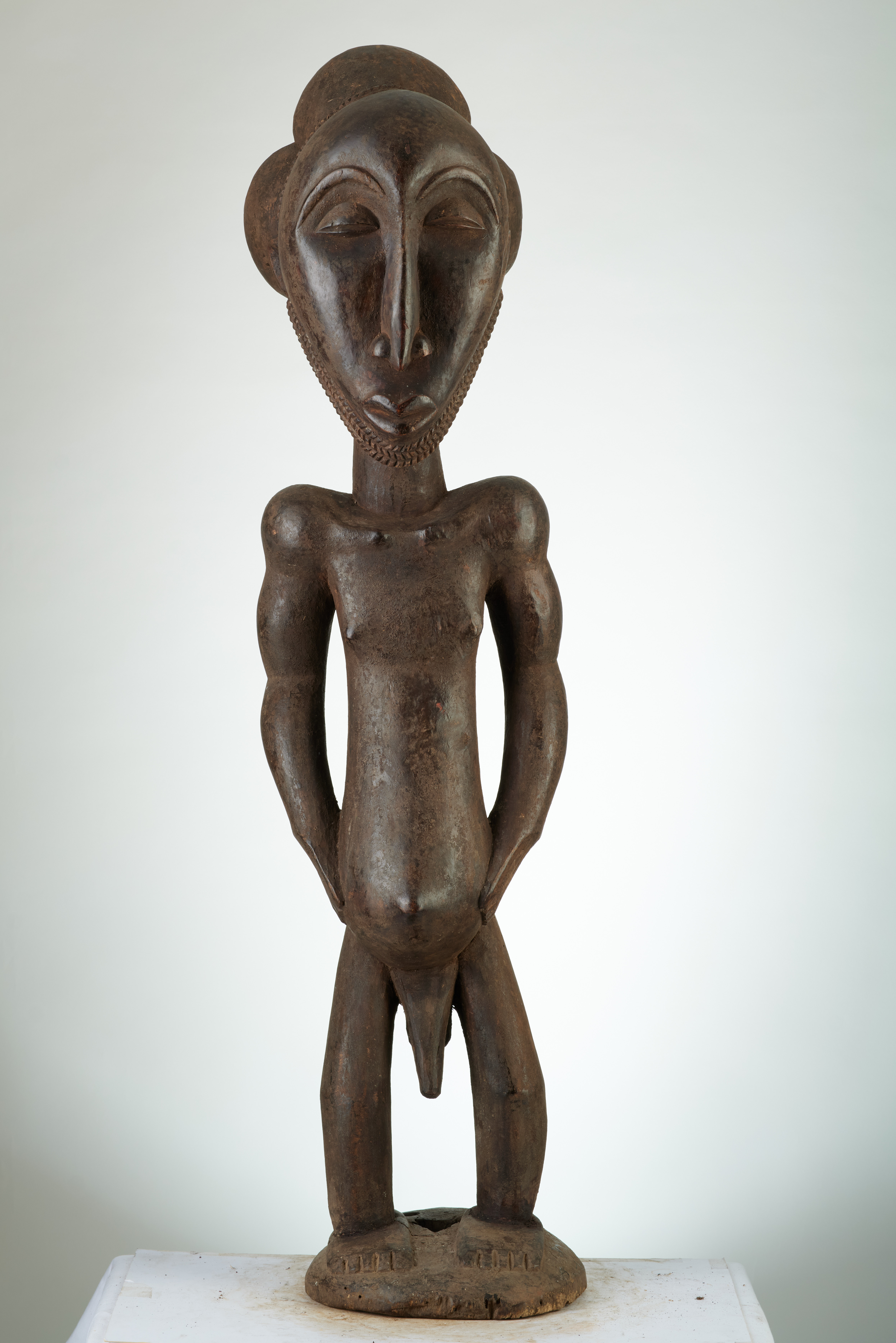 HEMBA (statue ), d`afrique : Rép.démoncratique du Congo., statuette HEMBA (statue ), masque ancien africain HEMBA (statue ), art du Rép.démoncratique du Congo. - Art Africain, collection privées Belgique. Statue africaine de la tribu des HEMBA (statue ), provenant du Rép.démoncratique du Congo., 1495/1244.Elégante statue Hemba très sereine.H.100cm. Elle représente un ancêtre debout,les deux mains posés sur l