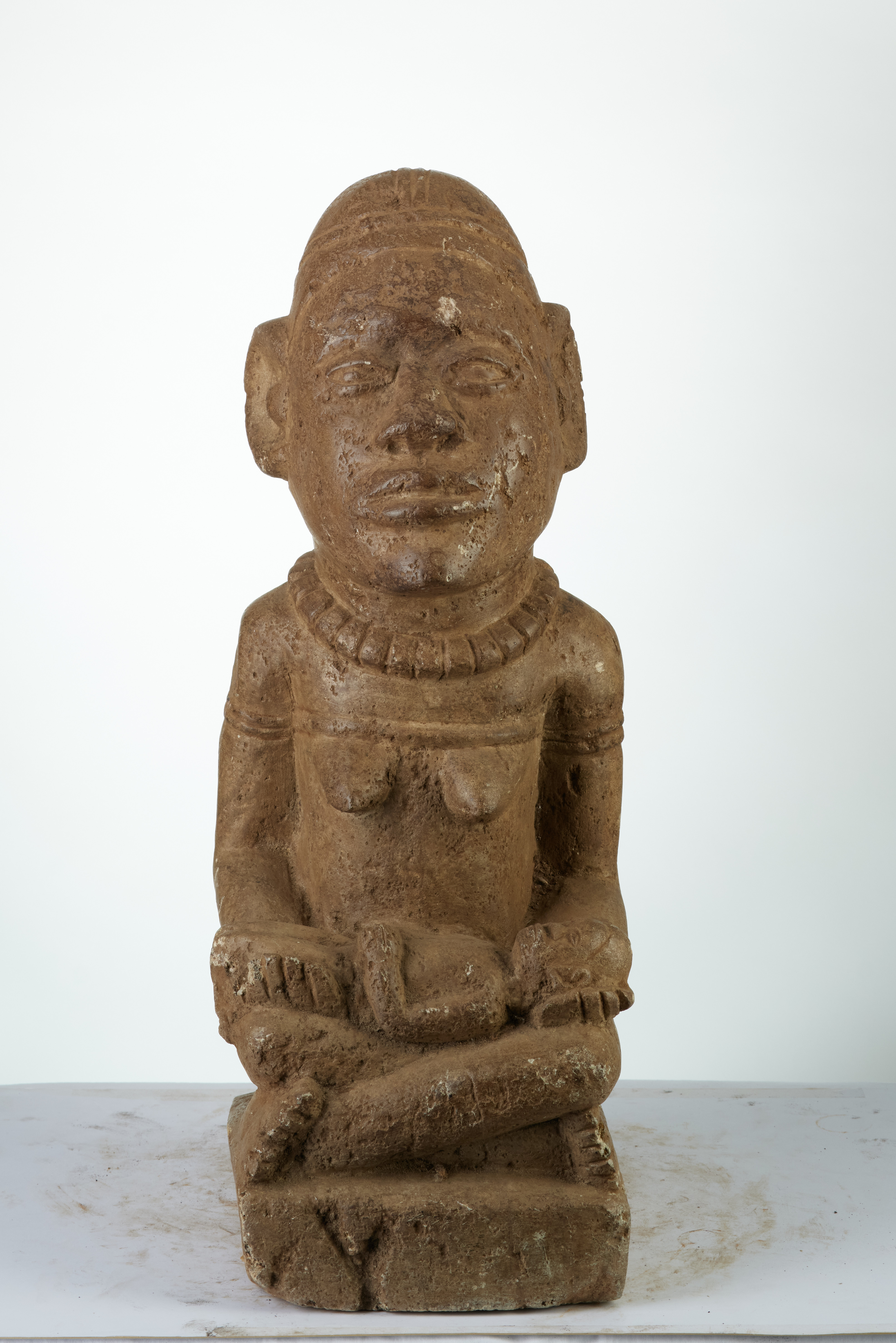 Kongo , d`afrique : Rép.démoncratique du Congo., statuette Kongo , masque ancien africain Kongo , art du Rép.démoncratique du Congo. - Art Africain, collection privées Belgique. Statue africaine de la tribu des Kongo , provenant du Rép.démoncratique du Congo., )1498/1316.Condamné à mort enveloppé par des cordes de telle façon qu