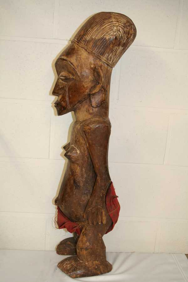 Mangbetu(statue), d`afrique : R.D. du Congo, statuette Mangbetu(statue), masque ancien africain Mangbetu(statue), art du R.D. du Congo - Art Africain, collection privées Belgique. Statue africaine de la tribu des Mangbetu(statue), provenant du R.D. du Congo, 1621:Magnifique statue féminine Mangbetu h.8Ocm.
Le crâne allongé est accentué par sa coiffure typiquement Mangbetu.Milieu du 20eme sc.. art,culture,masque,statue,statuette,pot,ivoire,exposition,expo,masque original,masques,statues,statuettes,pots,expositions,expo,masques originaux,collectionneur d`art,art africain,culture africaine,masque africain,statue africaine,statuette africaine,pot africain,ivoire africain,exposition africain,expo africain,masque origina africainl,masques africains,statues africaines,statuettes africaines,pots africains,expositions africaines,expo africaines,masques originaux  africains,collectionneur d`art africain