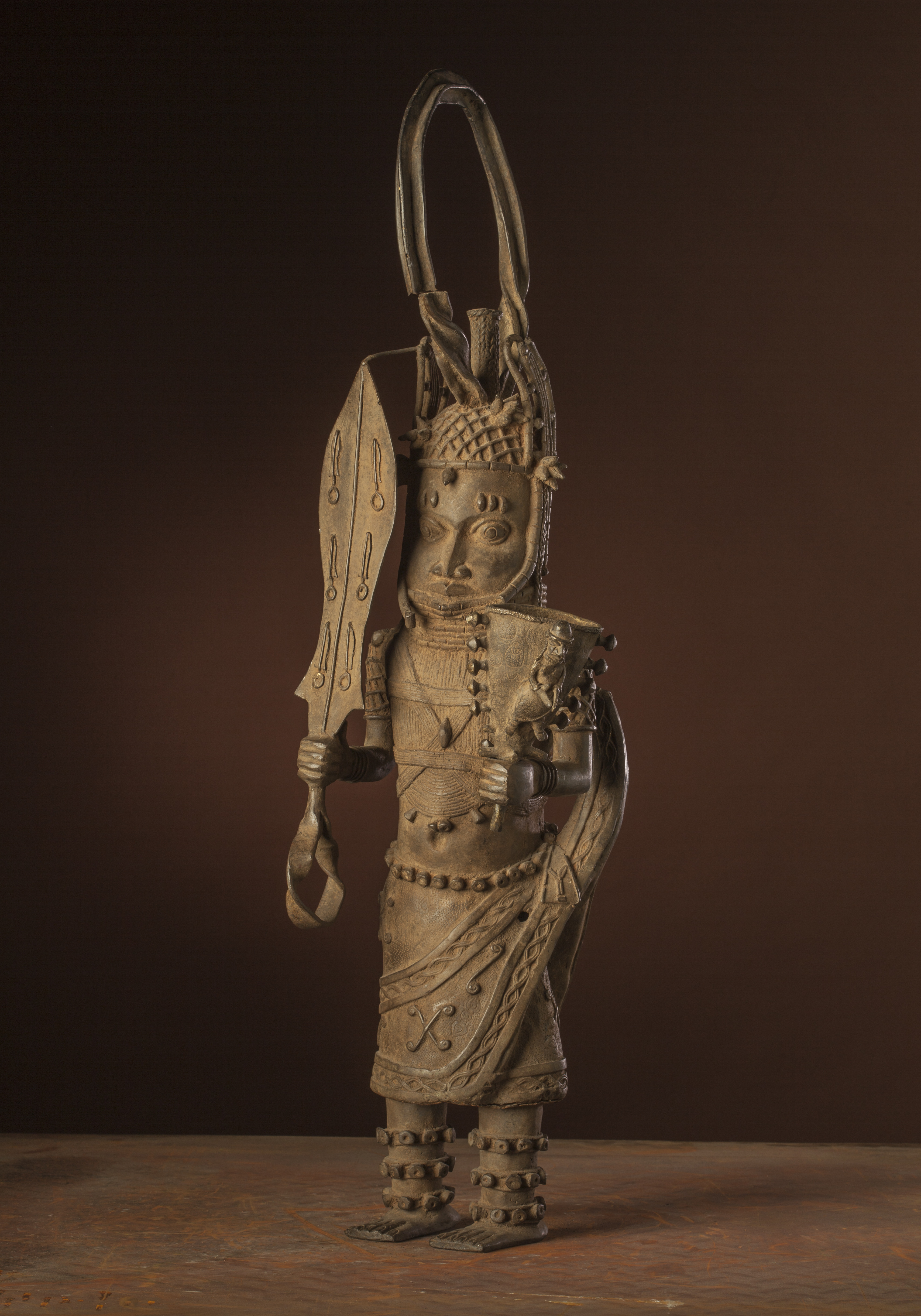 Br.    Benin;Youruba(statue royale), d`afrique : Nigéria, statuette Br.    Benin;Youruba(statue royale), masque ancien africain Br.    Benin;Youruba(statue royale), art du Nigéria - Art Africain, collection privées Belgique. Statue africaine de la tribu des Br.    Benin;Youruba(statue royale), provenant du Nigéria, 1775:Ancienne statue en bronze d