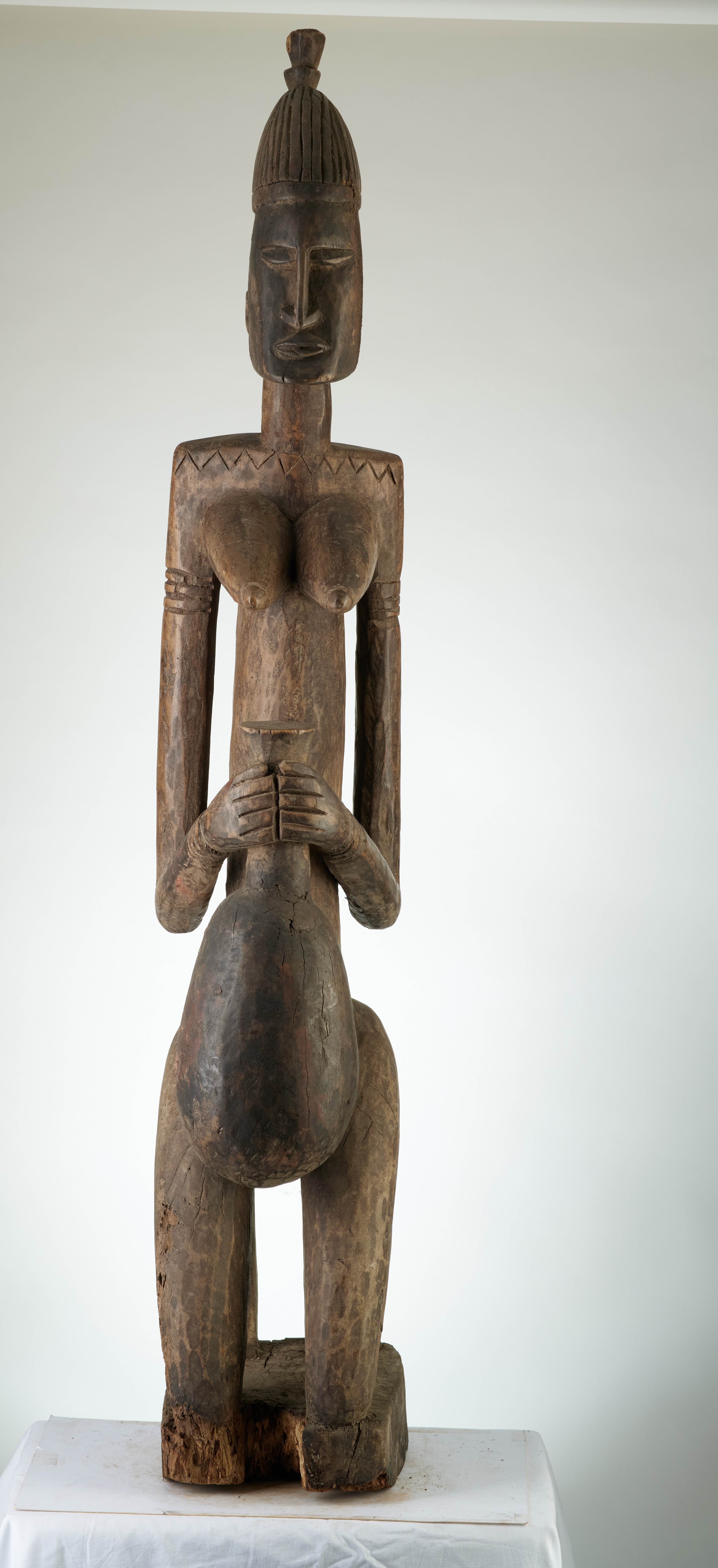 Dogon(femme  agenouillée+cruche), d`afrique : MALI, statuette Dogon(femme  agenouillée+cruche), masque ancien africain Dogon(femme  agenouillée+cruche), art du MALI - Art Africain, collection privées Belgique. Statue africaine de la tribu des Dogon(femme  agenouillée+cruche), provenant du MALI, 1853:statue d