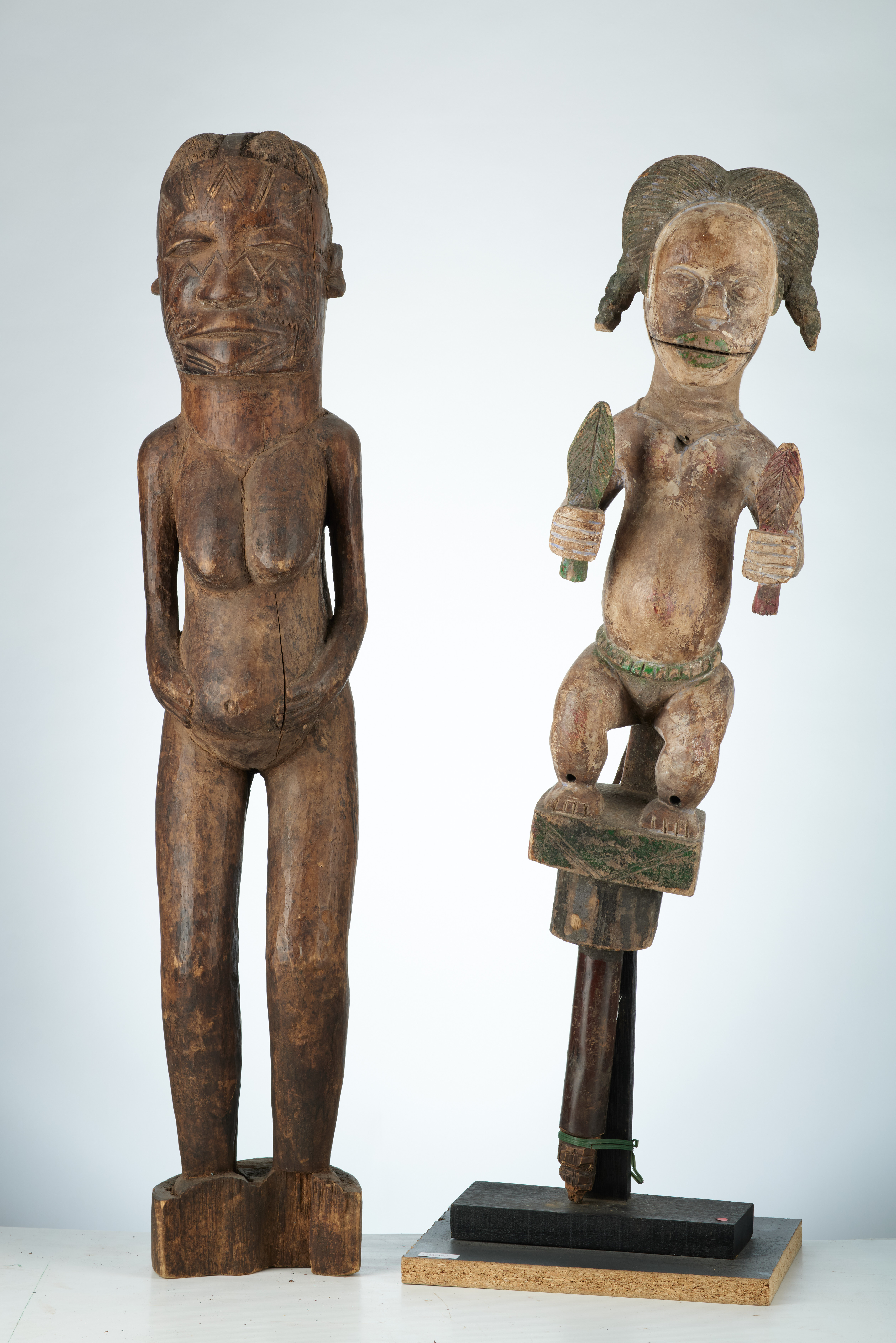 makonde (Statue ), d`afrique : Mozambique, statuette makonde (Statue ), masque ancien africain makonde (Statue ), art du Mozambique - Art Africain, collection privées Belgique. Statue africaine de la tribu des makonde (Statue ), provenant du Mozambique, 213/458.Belle statue d