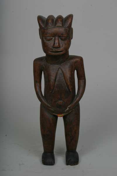 Makondé (statue ), d`afrique : Mozambique, statuette Makondé (statue ), masque ancien africain Makondé (statue ), art du Mozambique - Art Africain, collection privées Belgique. Statue africaine de la tribu des Makondé (statue ), provenant du Mozambique, 221/460.Statue féminine Makondé h.55cm. Debout,les deux mains posés sur l