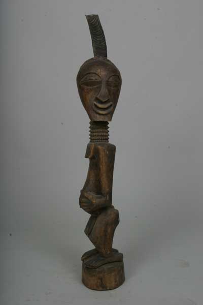 Songye (statue), d`afrique : Rép.démoncratique du Congo., statuette Songye (statue), masque ancien africain Songye (statue), art du Rép.démoncratique du Congo. - Art Africain, collection privées Belgique. Statue africaine de la tribu des Songye (statue), provenant du Rép.démoncratique du Congo., 233/463.Statue fétiche Songye,h.75cm+15cm de corne;la tête tournée vers sa gauche,les deux mains posés sur l