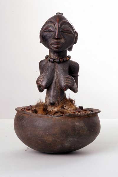 LUBA (statue fétiche), d`afrique : Rép.démoncratique du Congo., statuette LUBA (statue fétiche), masque ancien africain LUBA (statue fétiche), art du Rép.démoncratique du Congo. - Art Africain, collection privées Belgique. Statue africaine de la tribu des LUBA (statue fétiche), provenant du Rép.démoncratique du Congo., 333/5. Pièce exceptionnelle très rare: Récipiant 