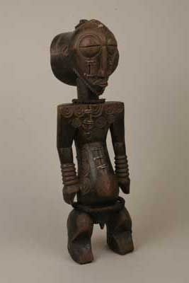 Bembé-Basumba(Statue), d`afrique : Rép.démoncratique du Congo., statuette Bembé-Basumba(Statue), masque ancien africain Bembé-Basumba(Statue), art du Rép.démoncratique du Congo. - Art Africain, collection privées Belgique. Statue africaine de la tribu des Bembé-Basumba(Statue), provenant du Rép.démoncratique du Congo., 462/862.Statue d