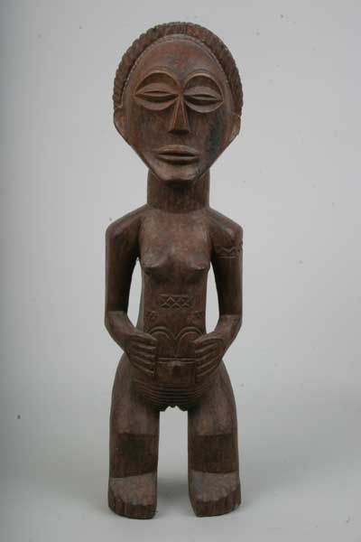 Tchokwe (statue), d`afrique : Rép.démoncratique du Congo., statuette Tchokwe (statue), masque ancien africain Tchokwe (statue), art du Rép.démoncratique du Congo. - Art Africain, collection privées Belgique. Statue africaine de la tribu des Tchokwe (statue), provenant du Rép.démoncratique du Congo., 491/362.Statue féminine,de style Mucomba, avec une coiffure incisée de motifs losanges,simulaire au style Shaba.Objet saint,ayant le pouvoir de fertilité de l