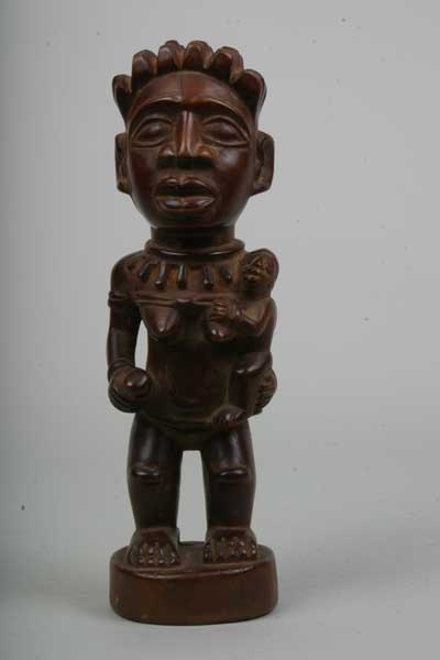 kongo(maternité), d`afrique : Rép. dém. Congo (Zaire), statuette kongo(maternité), masque ancien africain kongo(maternité), art du Rép. dém. Congo (Zaire) - Art Africain, collection privées Belgique. Statue africaine de la tribu des kongo(maternité), provenant du Rép. dém. Congo (Zaire), 652/404.Maternité KONGO représentant une ancêtre portant son enfant.Femme de notable portant des bijoux importants. bois rouges avec très belle patinne 1ere moitié du 20eme sc.(Minga)

Kongo moederschapbeeld met haar kind.Vrouw met aanzien,ze draagt mooie sieraden. Rood hout met mooie patina 1ste helft 20ste eeuw.







. art,culture,masque,statue,statuette,pot,ivoire,exposition,expo,masque original,masques,statues,statuettes,pots,expositions,expo,masques originaux,collectionneur d`art,art africain,culture africaine,masque africain,statue africaine,statuette africaine,pot africain,ivoire africain,exposition africain,expo africain,masque origina africainl,masques africains,statues africaines,statuettes africaines,pots africains,expositions africaines,expo africaines,masques originaux  africains,collectionneur d`art africain