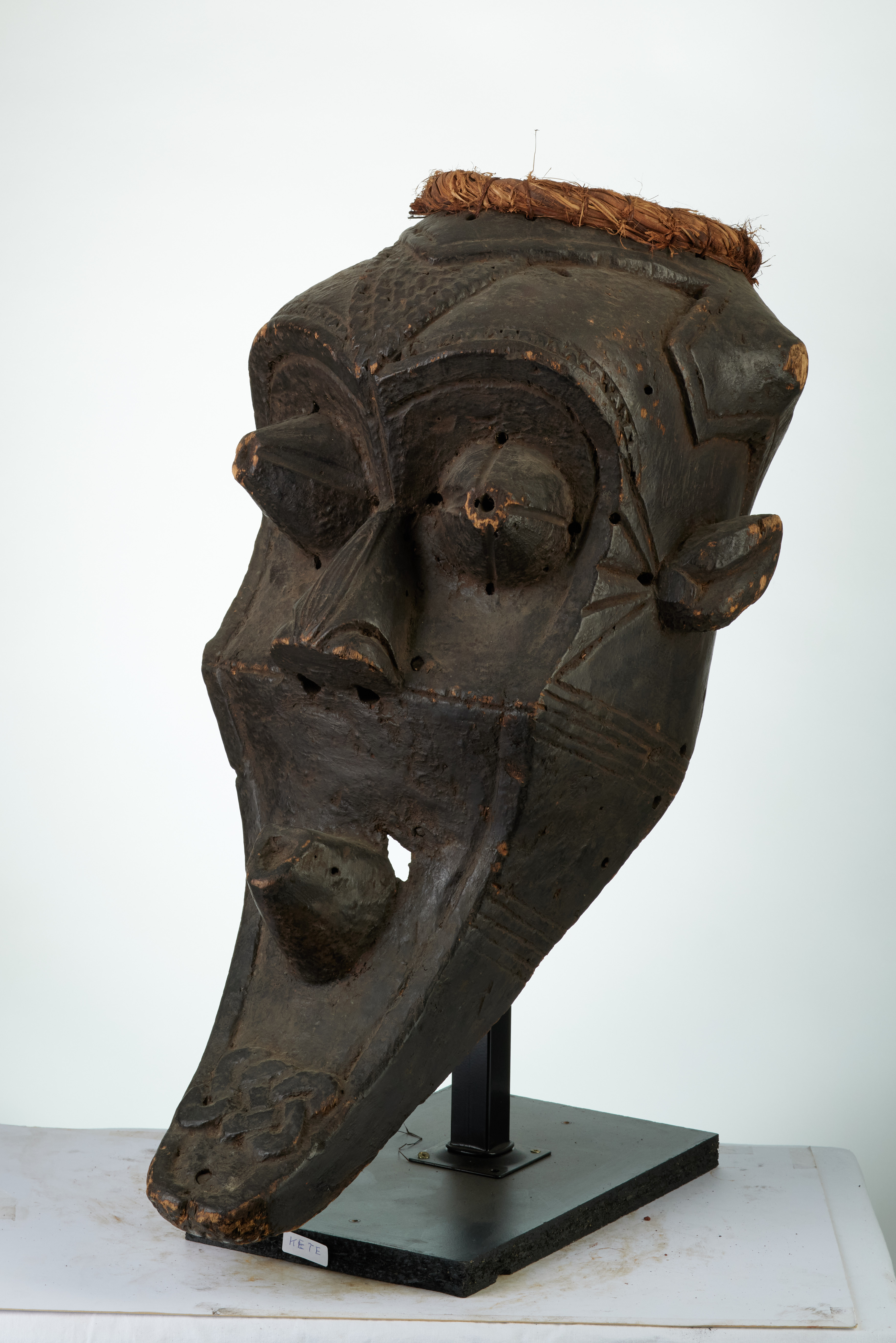 Kuba (Kete)(masque), d`afrique : Rép. dém. Congo (Zaire), statuette Kuba (Kete)(masque), masque ancien africain Kuba (Kete)(masque), art du Rép. dém. Congo (Zaire) - Art Africain, collection privées Belgique. Statue africaine de la tribu des Kuba (Kete)(masque), provenant du Rép. dém. Congo (Zaire), 673/113.Masque funéraire Kete kuba