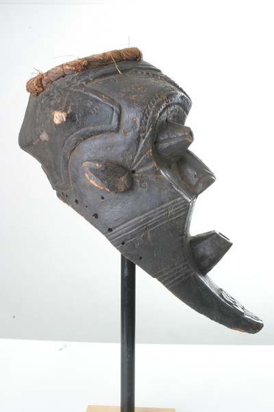 Kuba (Kete)(masque), d`afrique : Rép. dém. Congo (Zaire), statuette Kuba (Kete)(masque), masque ancien africain Kuba (Kete)(masque), art du Rép. dém. Congo (Zaire) - Art Africain, collection privées Belgique. Statue africaine de la tribu des Kuba (Kete)(masque), provenant du Rép. dém. Congo (Zaire), 673/113.Masque funéraire Kete kuba