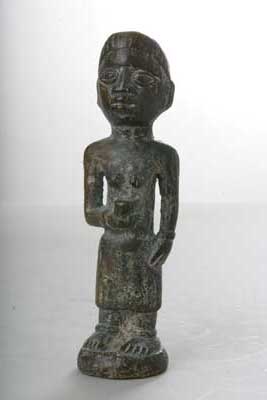 Br.   Benin(statue), d`afrique : Bénin, statuette Br.   Benin(statue), masque ancien africain Br.   Benin(statue), art du Bénin - Art Africain, collection privées Belgique. Statue africaine de la tribu des Br.   Benin(statue), provenant du Bénin, 740/145 bronze h.2O cm. figure d