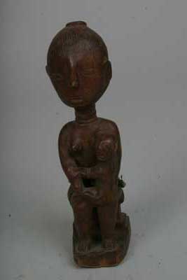 Ashanti (statue), d`afrique : Ghana, statuette Ashanti (statue), masque ancien africain Ashanti (statue), art du Ghana - Art Africain, collection privées Belgique. Statue africaine de la tribu des Ashanti (statue), provenant du Ghana, 771 Ancienne maternité Ashanti h.28cm.très belle patine.bois ,fibre et perles.début 20eme sc.(Kuasi Djolo). art,culture,masque,statue,statuette,pot,ivoire,exposition,expo,masque original,masques,statues,statuettes,pots,expositions,expo,masques originaux,collectionneur d`art,art africain,culture africaine,masque africain,statue africaine,statuette africaine,pot africain,ivoire africain,exposition africain,expo africain,masque origina africainl,masques africains,statues africaines,statuettes africaines,pots africains,expositions africaines,expo africaines,masques originaux  africains,collectionneur d`art africain