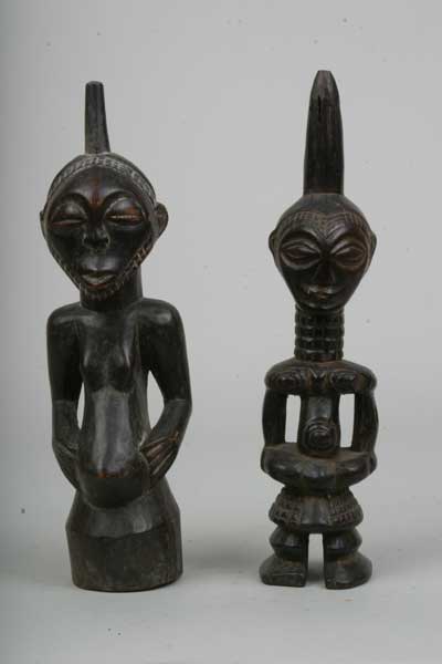 Hemba , Lulua(statues), d`afrique : Rép. dém. Congo (Zaire), statuette Hemba , Lulua(statues), masque ancien africain Hemba , Lulua(statues), art du Rép. dém. Congo (Zaire) - Art Africain, collection privées Belgique. Statue africaine de la tribu des Hemba , Lulua(statues), provenant du Rép. dém. Congo (Zaire), 879.Belles petites statues à gauche Hemba
h.t.28cm statue d