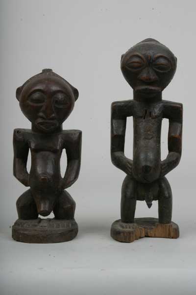 tabwa .((statues), d`afrique : Rép. dém. Congo (Zaire), statuette tabwa .((statues), masque ancien africain tabwa .((statues), art du Rép. dém. Congo (Zaire) - Art Africain, collection privées Belgique. Statue africaine de la tribu des tabwa .((statues), provenant du Rép. dém. Congo (Zaire), 887/301 à gauche statuette  d