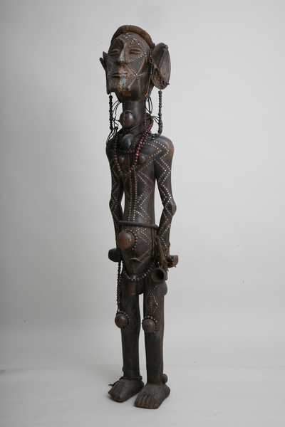 Ngata(statue), d`afrique : Rép.démoncratique du Congo., statuette Ngata(statue), masque ancien africain Ngata(statue), art du Rép.démoncratique du Congo. - Art Africain, collection privées Belgique. Statue africaine de la tribu des Ngata(statue), provenant du Rép.démoncratique du Congo., 970.Une des trois statues d