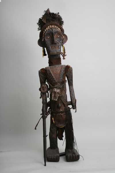 Ngata(statue), d`afrique : Rép.démoncratique du Congo., statuette Ngata(statue), masque ancien africain Ngata(statue), art du Rép.démoncratique du Congo. - Art Africain, collection privées Belgique. Statue africaine de la tribu des Ngata(statue), provenant du Rép.démoncratique du Congo., 972 Une des trois statues de circoncision h.128cm.Celle-çi est exposée à l